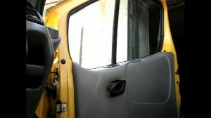 Как снять обшивку карту передней двери RENAULT TRAFIC,OPEL VIVAROdemontaz zamiana boczka drzwi przo