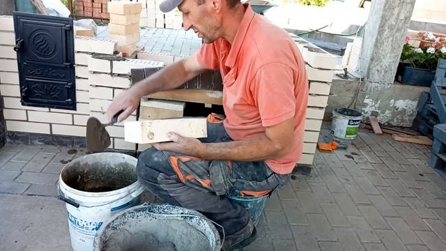 Уличная печь из клинкерного кирпича под навесом смотреть онлайн