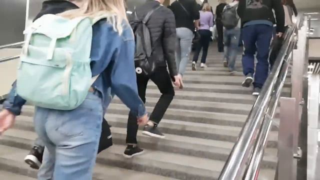Украинка в метро Москвы. МЕТРО В МОСКВЕ смотреть онлайн