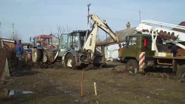 Санин дом. Начало. Свайный фундамент на бурозаливных сваях смотреть онлайн