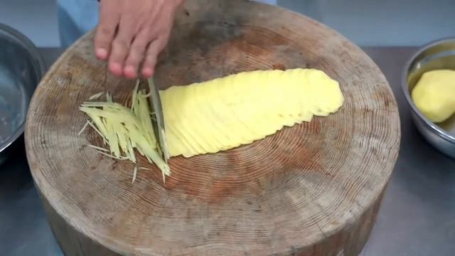 Как быстро нарезать картошку для жарки #китайскаякухня #нарезать #картошка #рецепт