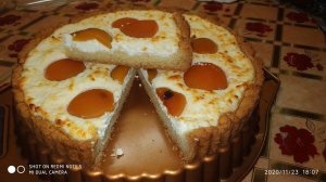 Пирог Глазунья с абрикосами