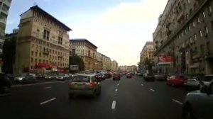 неадекватная женщина на санта-фе около атриума 20.07.11.mp4