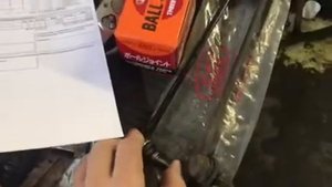 Замена шаровой опоры и стойки стабилизатора на Митсубиси Аутлендер.