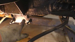 ВАЗ 2104 вытягиваем лонжерон :)