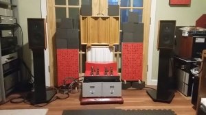 sonus faber cremona auditor m + Two. Goldmund Telos 200 mono block amplifiers.