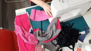 Великолепное покрывало из старых свитеров. Немного фантазии и труда. ??????