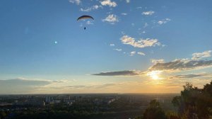 Полет на параплане. Тренировка на точность приземления в парке Швейцария, г. Нижний Новгород