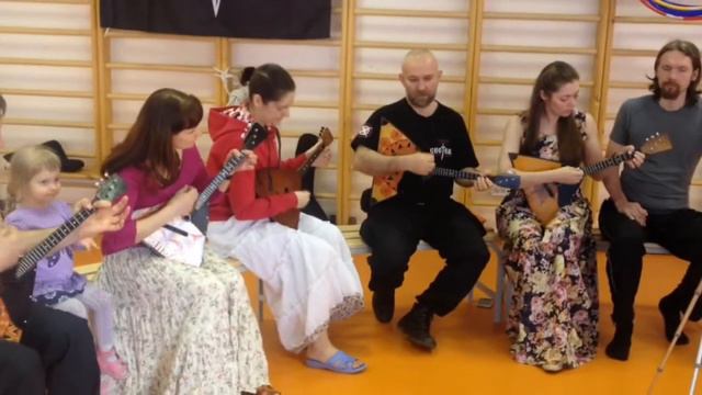 Занятие по игре на балалайке. Подгорная. смотреть онлайн