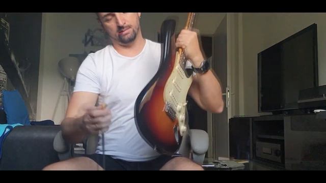 Fender CS 62 vs Roadworn смотреть онлайн