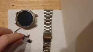 Установка и удаление звеньев браслета для часов Gear S3