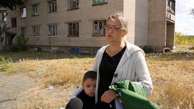 Орчанка вынуждена уехать из своей квартиры, потому что боится, что дом рухнет 2 смотреть онлайн