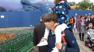 Париж День 3 Диснейленд катаемся на карусели Тачки кричим в батареи Disneyland P