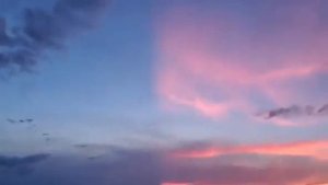 Необычное явление зафиксировали в Австралии: небо разделилось надвое