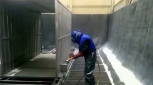 Работа оператора дробеструйной камеры в п. Металлострой.