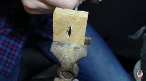 Крутой нож из тепловозного клапана|Рукоятка из еловой шишки