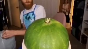 арбуз взорвался