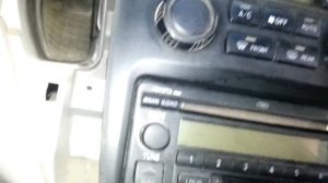 How to remove the radio from a  Toyota Kluger