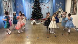 Танец «Новогодние бусы» для детей старшей группы