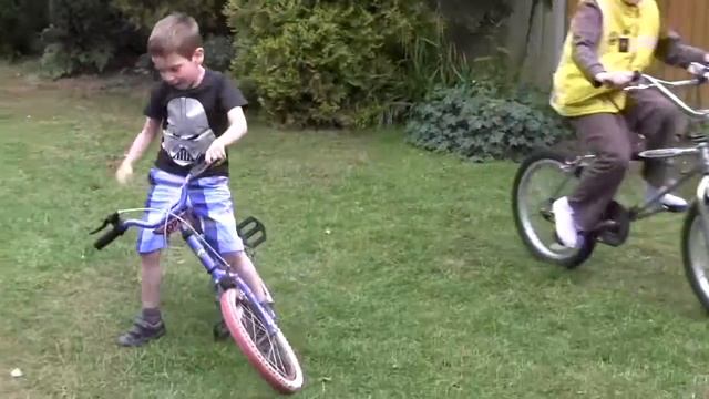 TESTING canon legria m406 m41 m46 JAMES FIRST time on the bike !!....Canon Legria HF смотреть онлайн