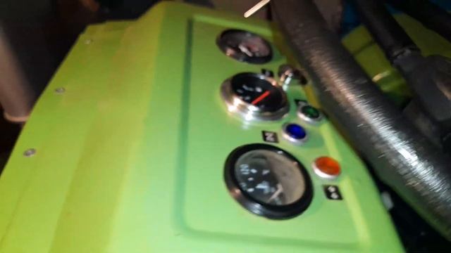 Установка датчика уровня топлива на Xingtai/Swatt/Уралец смотреть онлайн