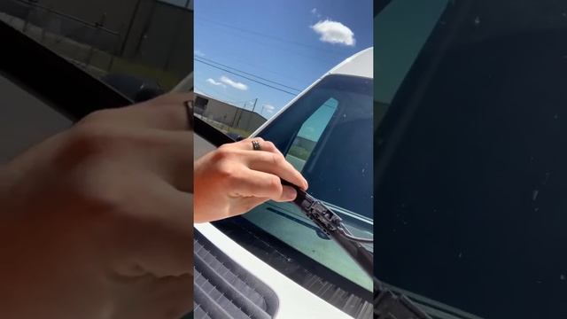 2019+ Mercedes Sprinter Windshield Wiper replacement смотреть онлайн