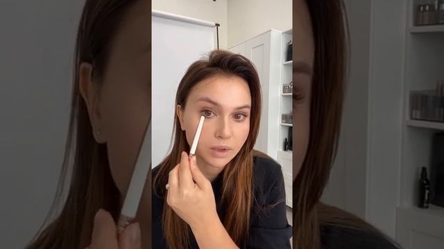 Работа с консилером: консилер не подчеркнет морщинки под глазами #shorts