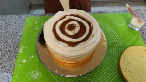 Как сделать красивый и вкусный карамельный торт | Сборка и украшение карамельного торта |