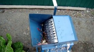 Корморезка. Режем свеклу индюшатам, утятам, поросятам//своими руками//Сельское подворье//Россия//