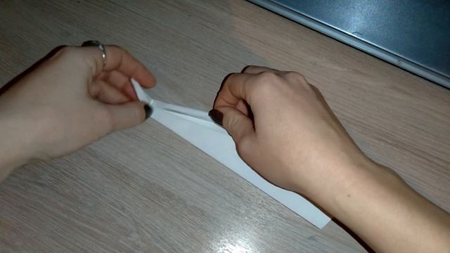 Vlog: бумажный самолетик/быстро и далеко летает/простая поделка смотреть онлайн