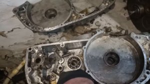 Разбираем мотор ИЖ Планета-4. Половиним картер.