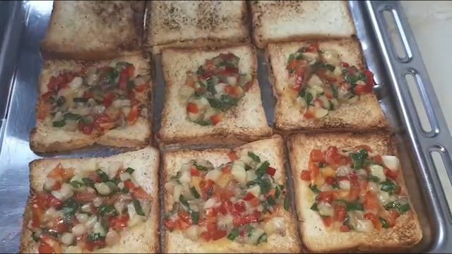 ГОРЯЧИЕ БУТЕРБРОДЫ в духовке с селедочкой и овощами и ….. Это очень вкусно