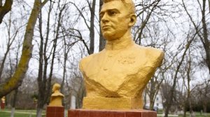 Крым февраль поселок Кача достопримечательности Крыма Погода в Крыму зимой Two people
