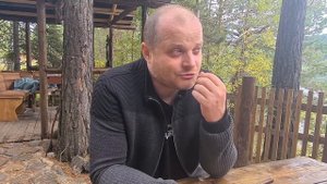 ГАД! Не хочет содержать чужого ребёнка!