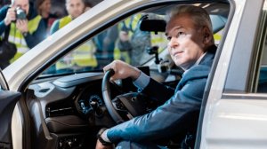 Всем пример! Столичную мэрию хотят пересадить с иномарок на «Москвичи»   пародия «Ча-ча-ча»