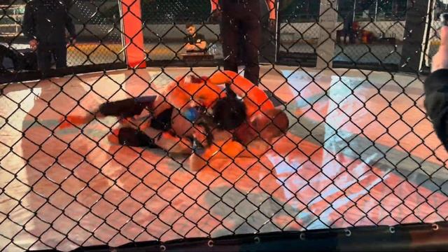 Профессиональный бой. Османов Сонжар - Байков Денис (56.7кг) смотреть онлайн