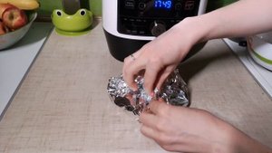 ЛОСОСЬ В ФОЛЬГЕ Готовим с Redmond на мультиварке-скороварке RMC - P350