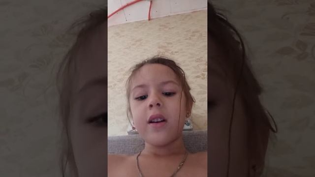 Учим стих вместе с Радой. "Мама спит, она устала"