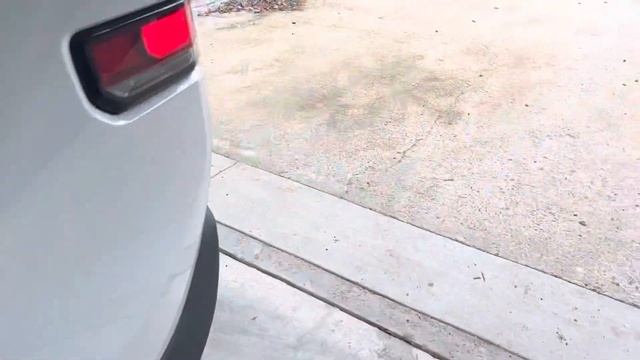 Opening and closing the gear tunnel on the RIVIAN R1T the right way смотреть онлайн