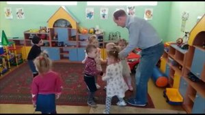 Коммуникативная игра "Раздувайся пузырь" для малышей 2-4 года