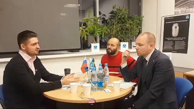 #СигналНаФоне 10. Развитие стартапа на рынке B2B. Ведущие Петр Чайрев и Кирилл Гончаров