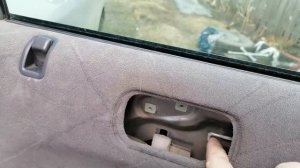 Honda civic 2000 года. Как Снять обшивку задней двери.