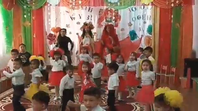 Флешмоб в детском саду "Золотая осень" гр Колобок смотреть онлайн