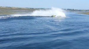 Девочка в 11 лет делает трюки на мощном гидроцикле, BOMBARDIER Sea-Doo RXP