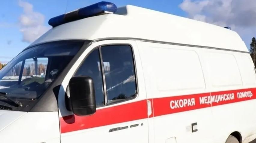 Карета скорой помощи опрокинулась в центре Москвы — фельдшер сломал руку