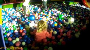 Little Duck в игровой комнате г. Переяслав! Детские лабиринты. Игры на батуте и бассейн с шариками!