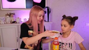 24 часа ЕДИМ только ЧЁРНУЮ и РОЗОВУЮ ЕДУ!  Челлендж!