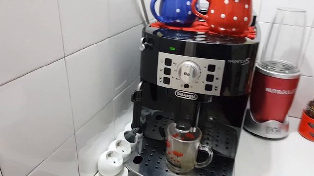 Aparat de cafea DeLonghi Macnifica S - prezentare generală смотреть онлайн