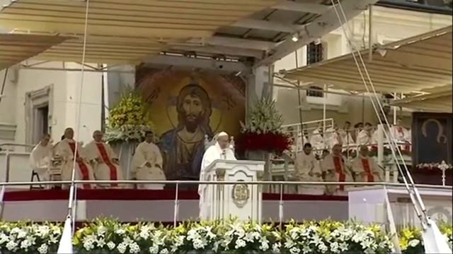 Папа римский упал в обморок во время мессы в Польше 28 07 2016 1 смотреть онлайн