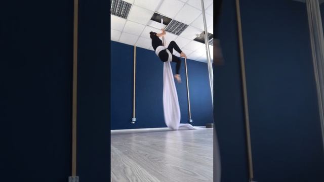Aerial Silks Воздушные полотна Воздушная гимнастика